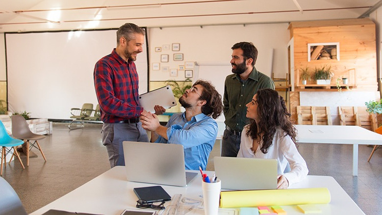 cultura-corporativa-cimentando-un-entorno-de-trabajo-positivo
